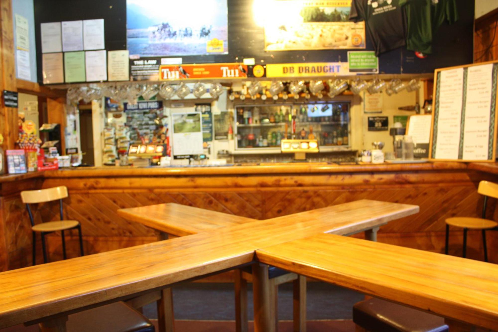Owen River Tavern & Motels 외부 사진