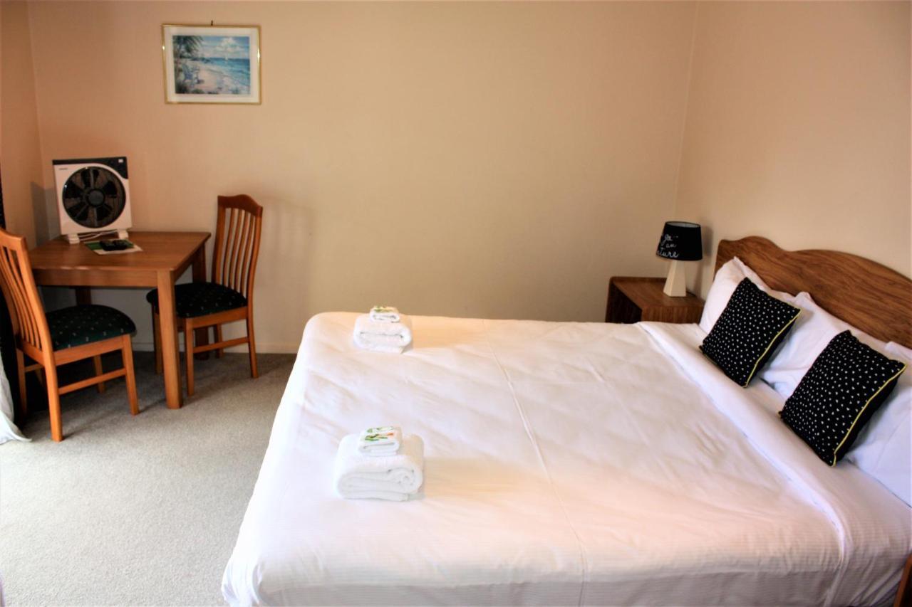 Owen River Tavern & Motels 외부 사진
