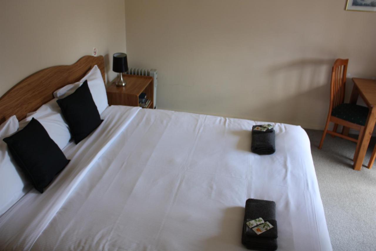 Owen River Tavern & Motels 외부 사진